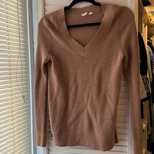 Gap sweater size small